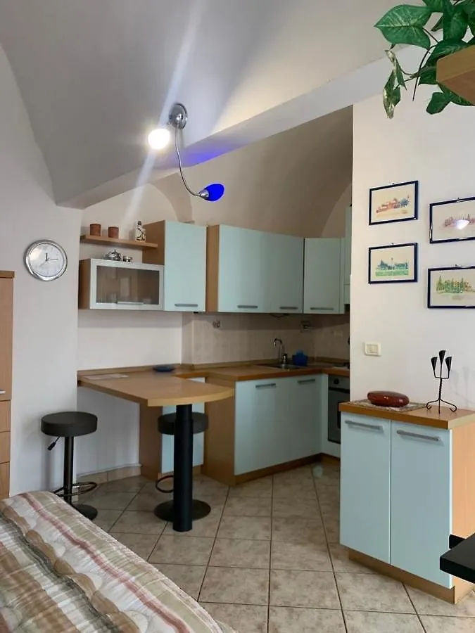 Appartamento Casa Del Vecchio Artista Imperia 0*,  Italia